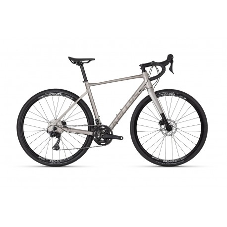 Gravel bicykel&nbsp;KELLYS Soot X70 Silver Sand M